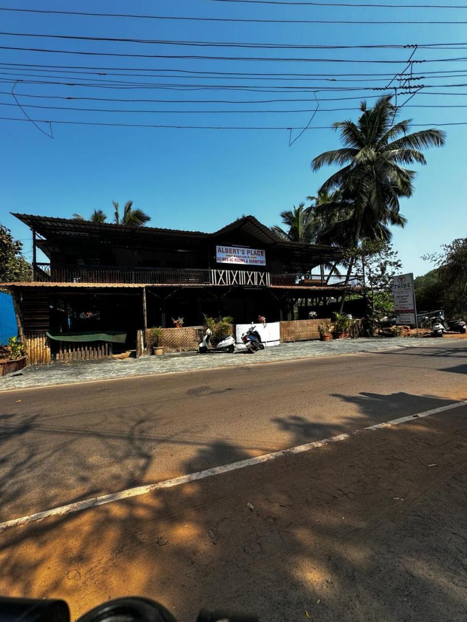 Albert'S Place Guest House Anjuna Exterior photo